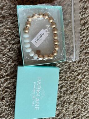 Park Lane Gold and Cream Beaded Stretch Bracelet